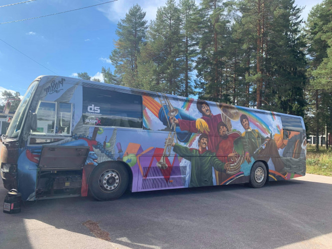 TGB selger feilfri russebuss!