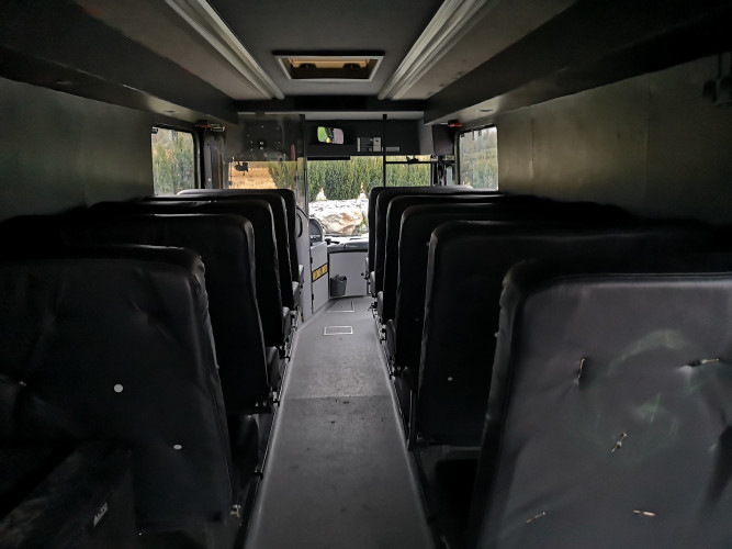 Russebuss med 26+1 seter til leie for 195.000 inkl lyd, lys og eksteriør.