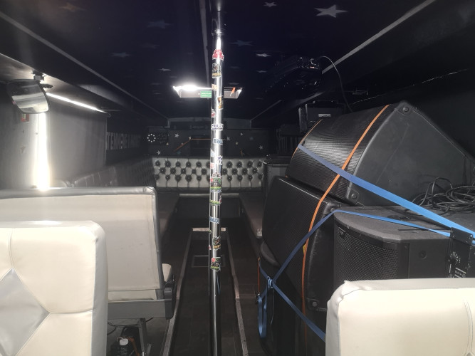 Russebusser Inkl lyd, lys og eksteriør rimelig til leie.