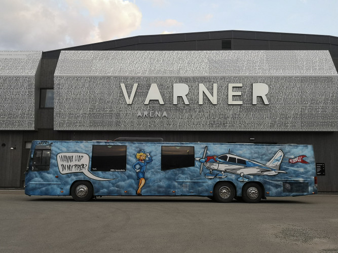 Russebusser Leies ut Fra 350k Inkl Lyd lys og eksteriør