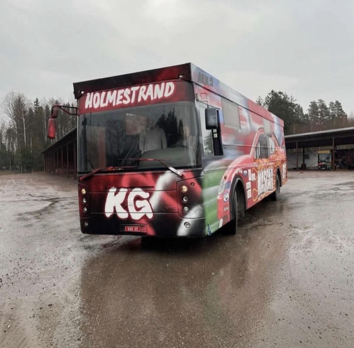 NESODDEN GUTTA SELGER KAKA/BASSEN TIL 09