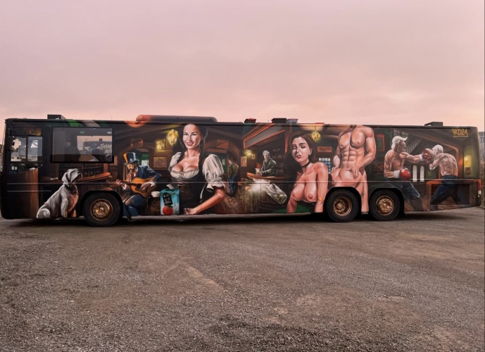 Norges mest omtalte russebuss! Feit 15m Volvo, lav km stand!