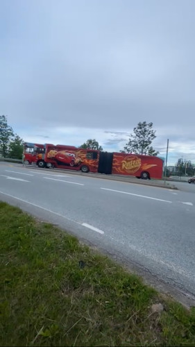 Tronen Selges Videre Til 08