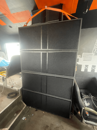 Leie Norges kraftigste lyd- og lys anlegg for russebuss!