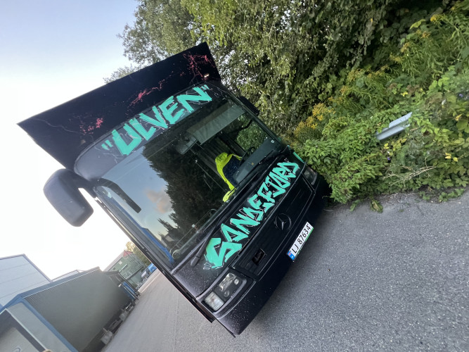 (Ulven) Mercedes Benz 550UE