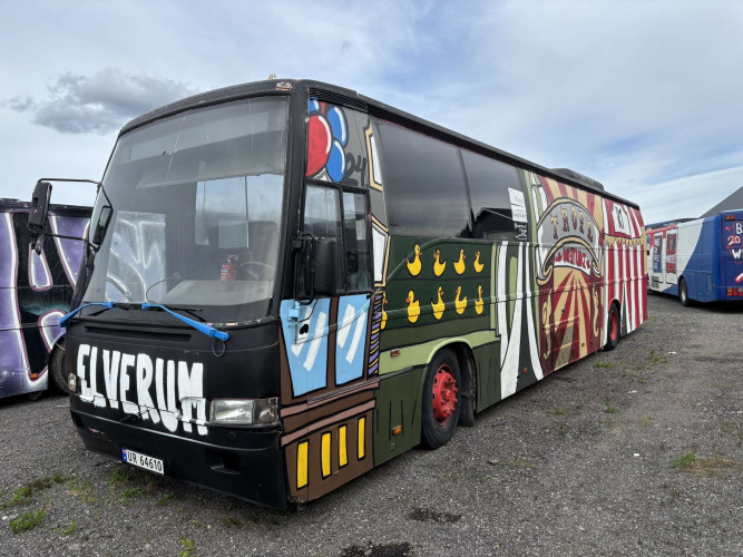 TROFÉ! Volvo B10M utleie