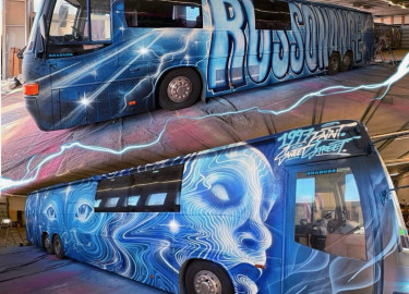 russebuss ledig for 2027, 2028 og 2029 – med lyd og lys