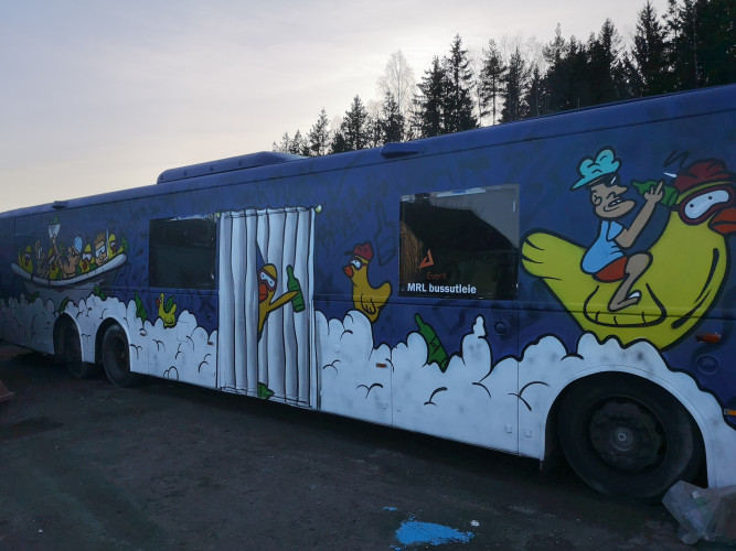 Russebusser Inkl lyd, lys og eksteriør rimelig til leie.