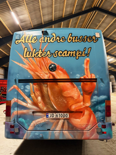 SKRIK2026 selger PORNOBUSSEN