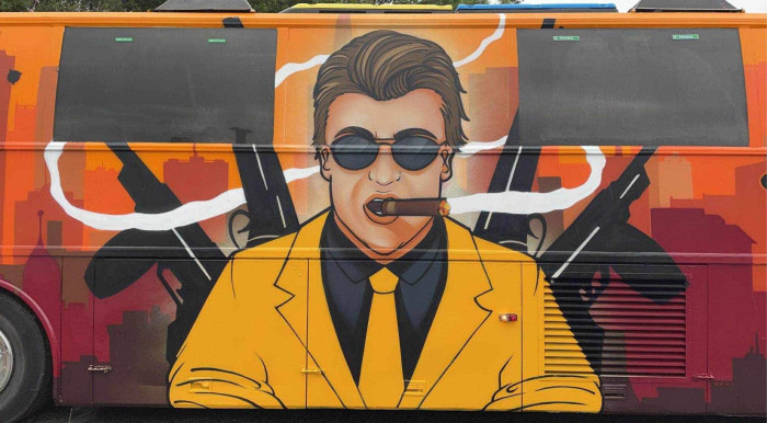 Partybussmarked leier ut denne bussen til fest, utdrikningslag, selskap, blåturer osv osv!!!