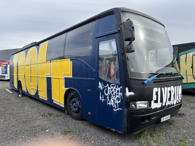 TROFÉ! Volvo B10M utleie
