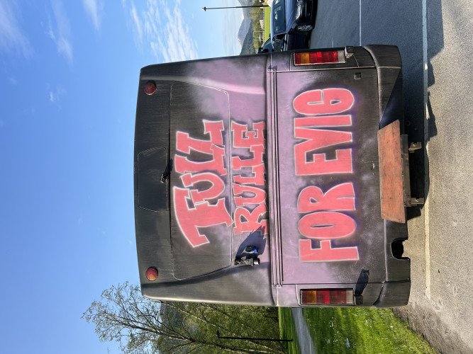 Ræssebæss Til Salgs