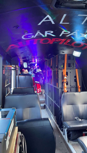 15 meter buss med stor lounge selges