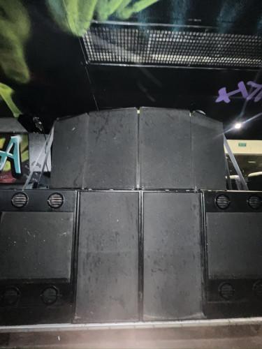 Lei lyd- og lysutstyr til russeslipp – Kraftig anlegg fra Wharfedale Pro!