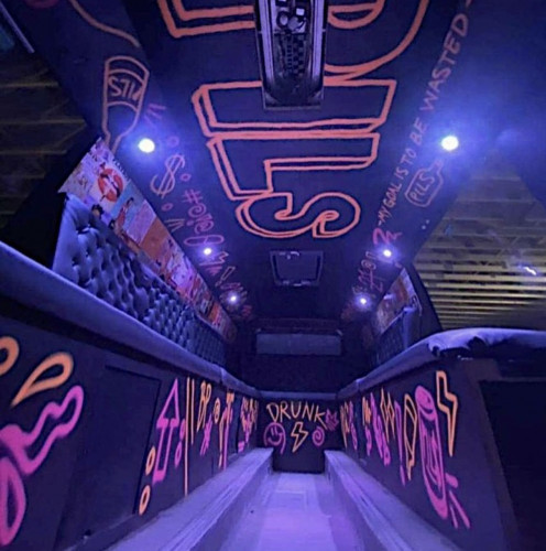 Rolling Loud2022 Selger 15m Russebuss Til 04&05!