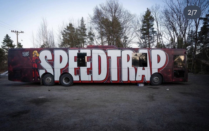 15 meter buss med stor lounge selges