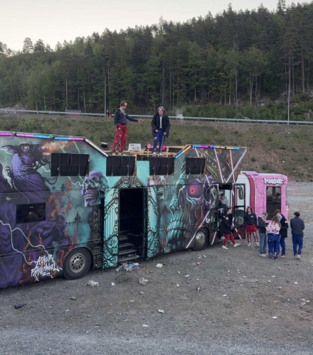 PLOG1 (NORGES HØYESTE BUSS) Selges nå til 09, 010 eller overgira 011