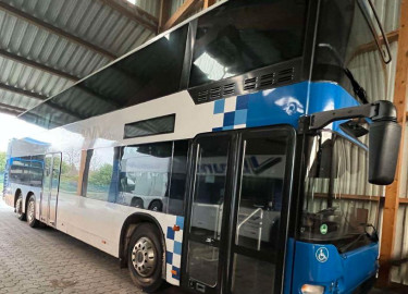 Neoplan med Norges største sidestilt Lounge !