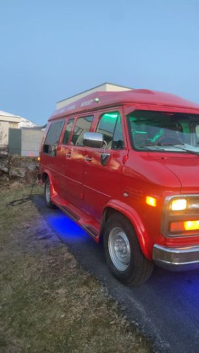 Chevrolet Chevy Van 30 Starcraft