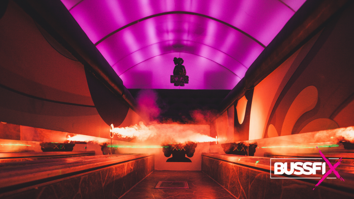 SPESIALLAGET BUSS - 15M buss levert komplett med lyd, lys og graffiti osv. FERDIG EU GODKJENT!