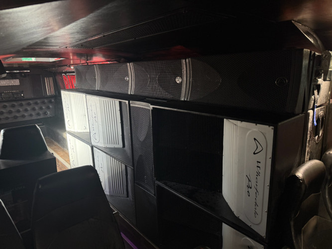 Ledig buss for 2027, 2028 eller 2029 – komplett med lyd, lys og godkjenninger