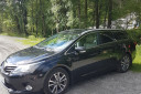 Gratis til leie til russekullet.(UFFE)TOYOTA AVENSIS 1.8-147hk EXECUTIVE - NAVI - RKAMERA - SKINN ++