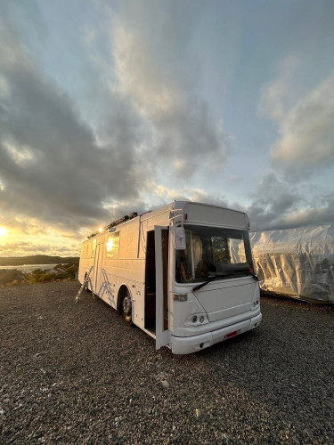 Grov Russebuss Med Masse Annleggsplass. Selges Til 09 Eller Hypa 010