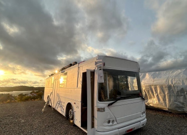 Grov Russebuss Med Lovlig Takrigg Og Masse Annleggsplass. Selges Til 09 Eller Hypa 010