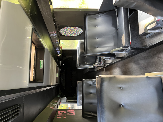 Ræssebæss Til Salgs