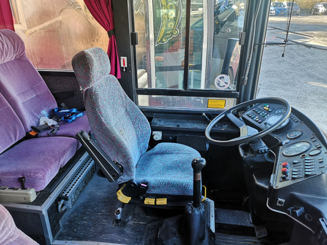 Dobbeltdekker på 13,6 meter til leie. Muligheter for ideer/innspill til utforming.