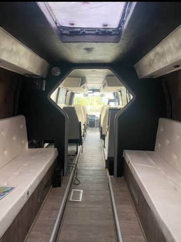 Russebuss leies ut til utdrikningslag, julebord, Russ 2021/22/23