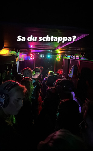 SIDESTILTE NEVEN TIL SALGS