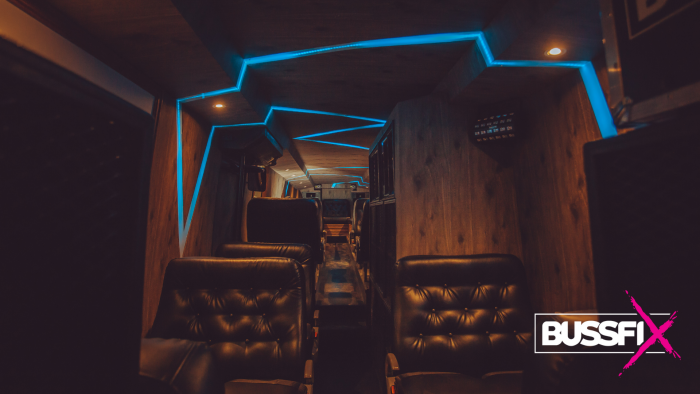 SPESIALLAGET BUSS - 15M buss levert komplett med lyd, lys og graffiti osv. FERDIG EU GODKJENT!