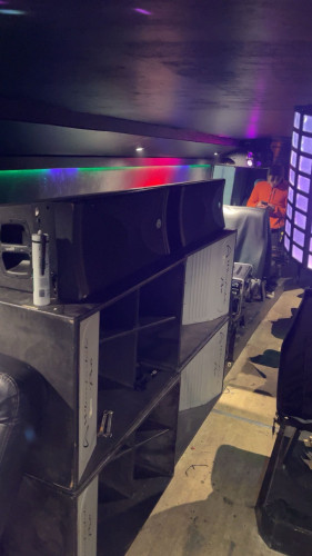 Lei lyd- og lysutstyr til russeslipp – Kraftig anlegg fra Wharfedale Pro!