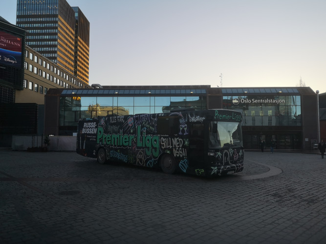 Russebusser Leies ut Fra 350k Inkl Lyd lys og eksteriør