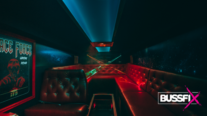 SPESIALLAGET BUSS - 15M buss levert komplett med lyd, lys og graffiti osv. FERDIG EU GODKJENT!