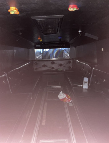 SHANTARAM SELGER SYK 15 METER MED GAL ANLEGGSPLASS OG FEIT LOUNGE