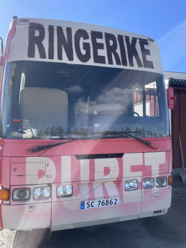 RINGERIKSDAMENE 2025 SELGER BURET