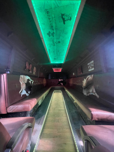 NORGES FINESTE INTERIØR PÅ RUSSEBUSS TIL SALGS! (NY PRIS)