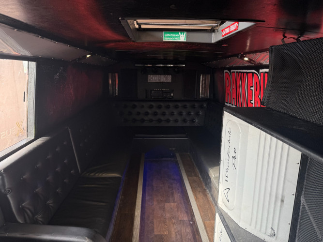 Ledig buss for 2027, 2028 eller 2029 – komplett med lyd, lys og godkjenninger