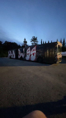 Tronen Videre Selges Til 09 Og Overgira 010