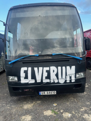 TROFÉ! Volvo B10M utleie