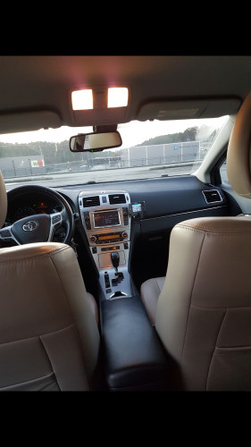 Gratis til Leie.Toyota Avensis Automat.