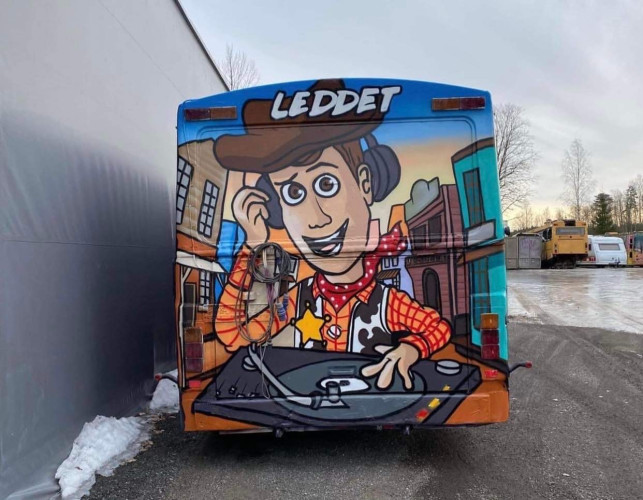 DET GYLLENDE LEDDET - Sidestilt leddbuss selges