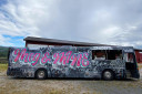 Def Dames 2021 - Nyrenovert og EU-godkjent russebuss
