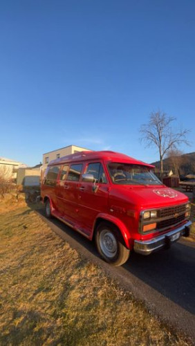Chevrolet Chevy Van 30 Starcraft