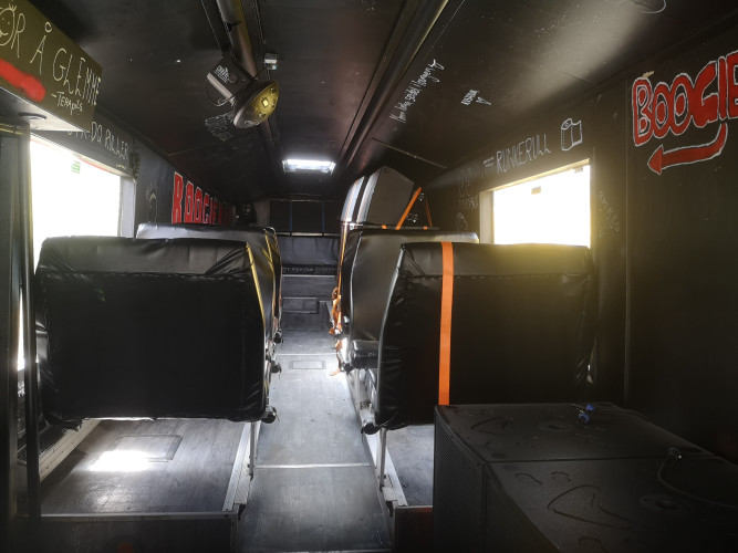 Russebusser Inkl lyd, lys og eksteriør rimelig til leie.