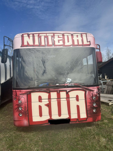 15 Meter Buss Med Takrigg Inkludert