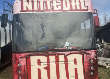 15 Meter Buss Med Takrigg Inkludert