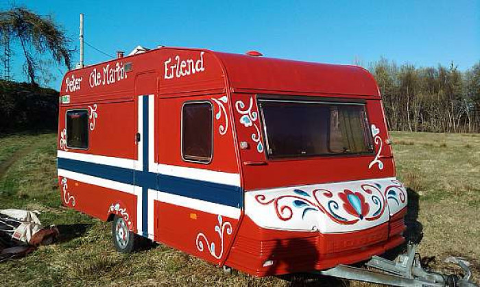 PZ2022Nesbru selger Vulvognen (1984 veteran vogn)